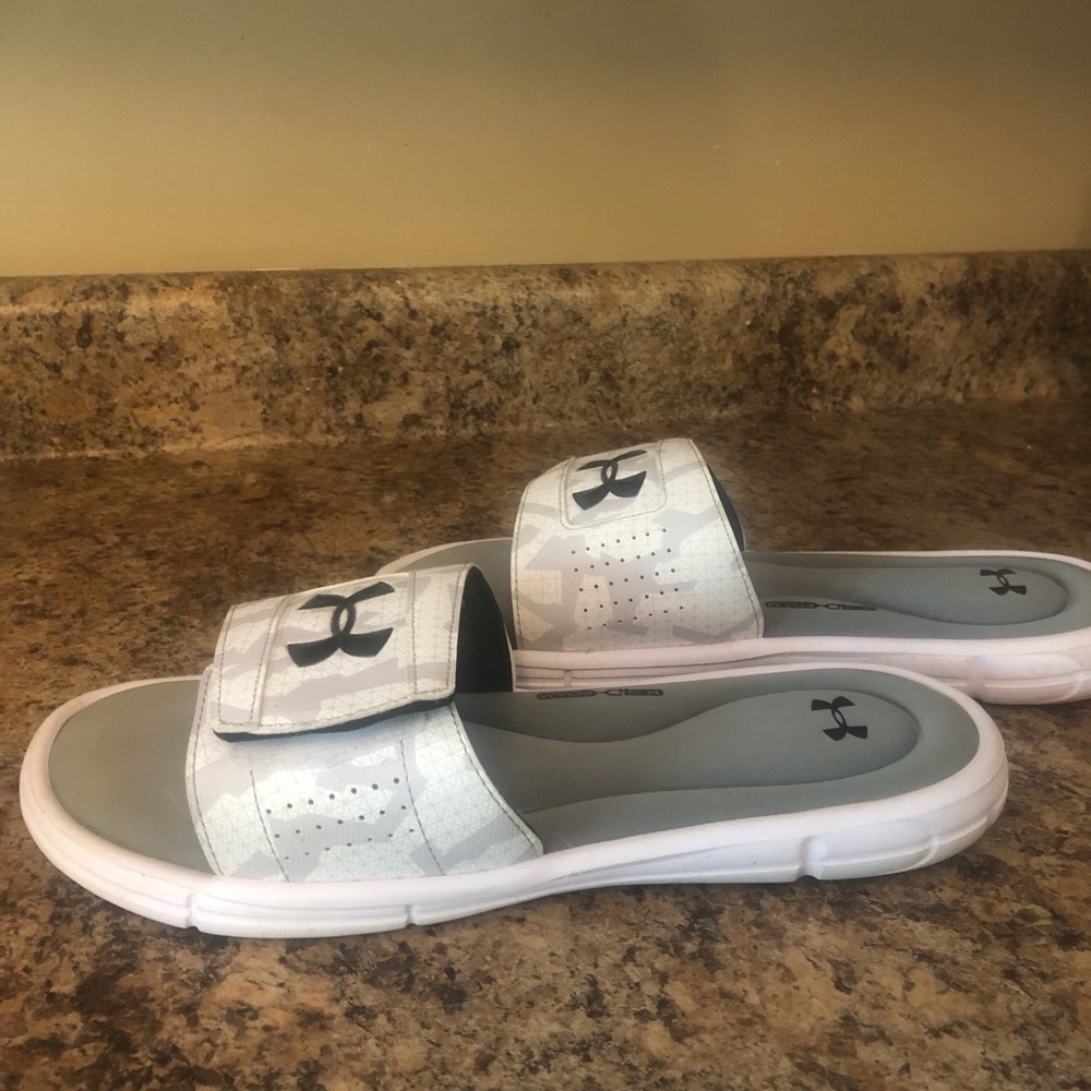 GUC Men’s 12 Under Armour Memory Foam Flip Flops